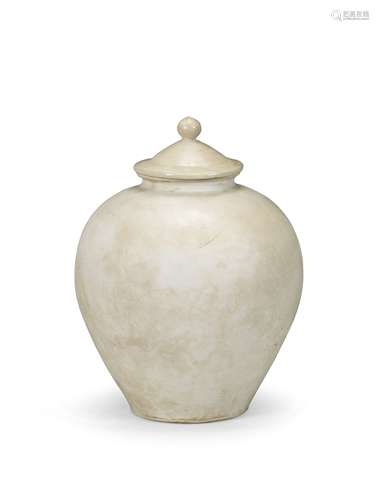 A CREAM-GLAZED JAR AND COVER Tang Dynasty (3)