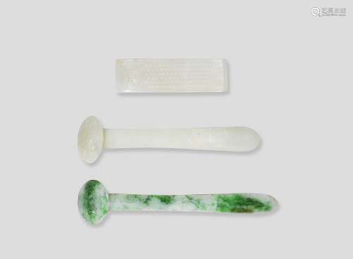 A JADEITE AND A WHITE JADE HAIRPIN 19th century (3)
