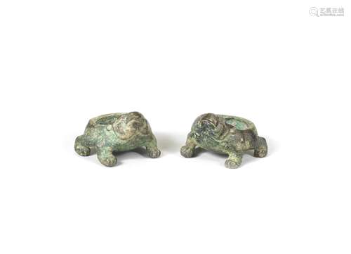 A RARE PAIR OF BRONZE 'CROUCHING BEAR' MAT WEIGHTS Han Dynas...