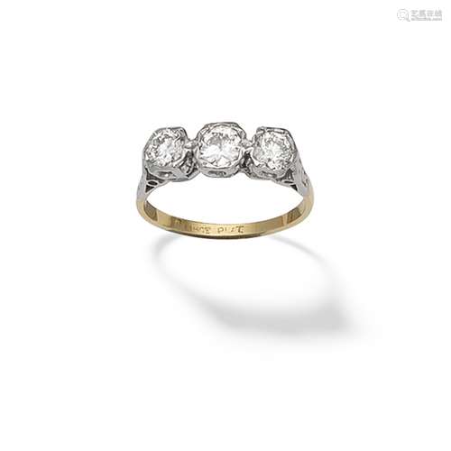 DIAMOND THREE-STONE RING