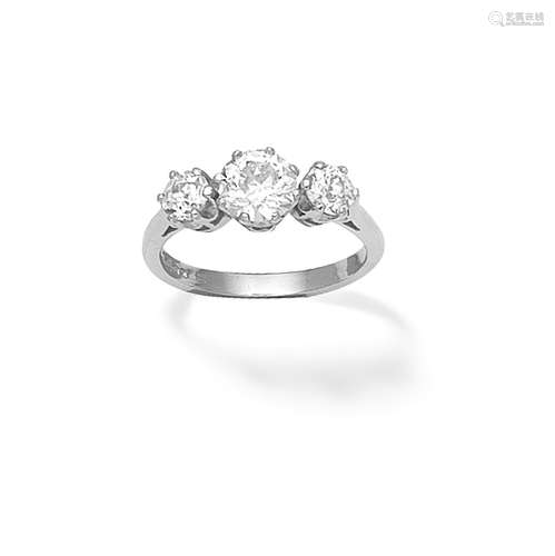 DIAMOND THREE-STONE RING