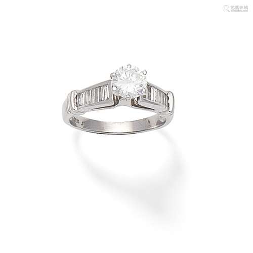 DIAMOND SINGLE-STONE RING