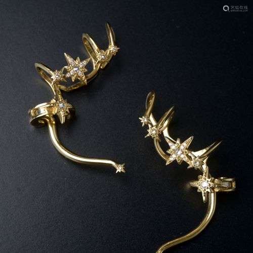 *VENXY. Paire de clips d'oreilles en or jaune 18k à décor de...