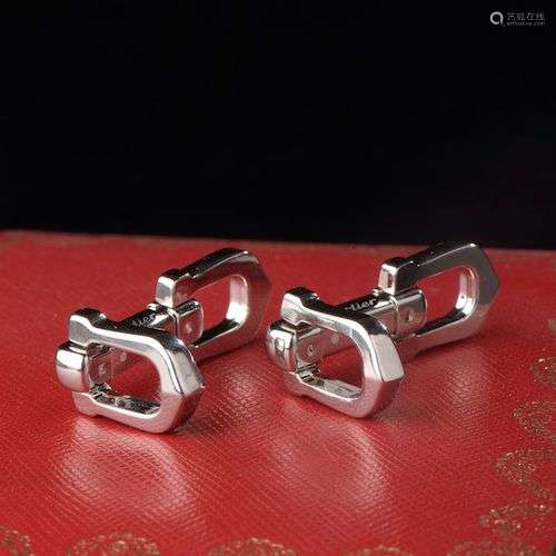 CARTIER. Paire de boutons de manchettes en argent 925 milliè...