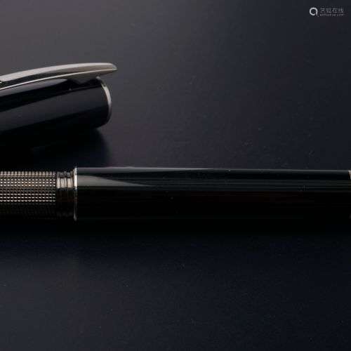 MONTBLANC. Stylo-roller modèle 