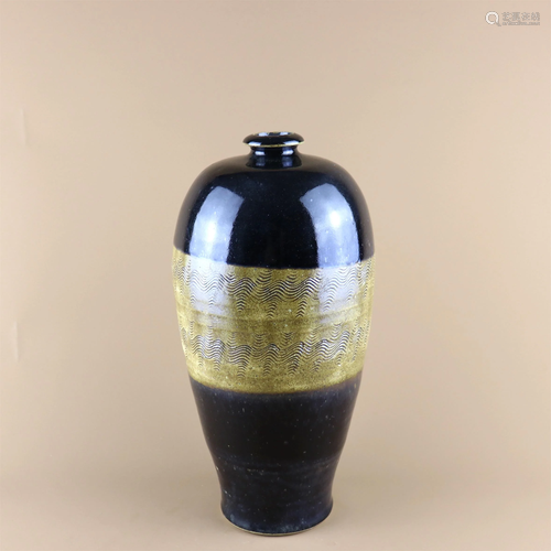 A Chinese Black Glazed Porcelain Meiping Vase