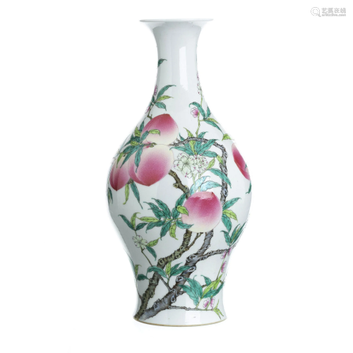 Chinese porcelain 'peaches' vase