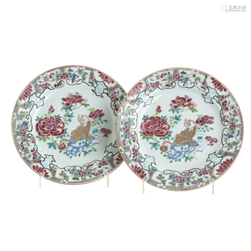 Pair of Chinese Qilin plates, Yongzheng