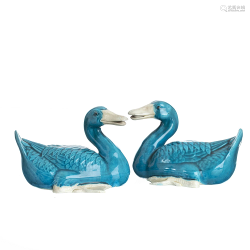 Pair of ducks in chinese porcelain
