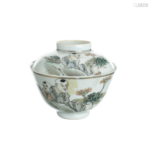 Bowl with lid in Chinese porcelain, Minguo,