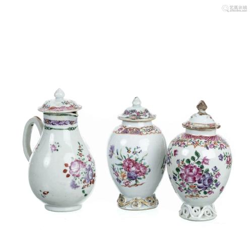 Two tea caddy and milkjug in chinese porcelain,
