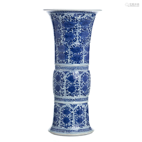 Chinese porcelain Gu vase, Kangxi