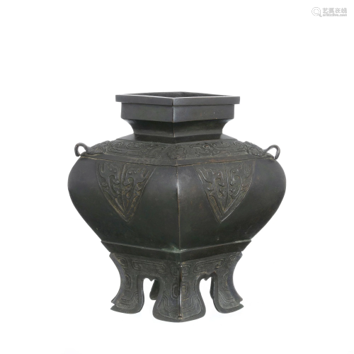 Chinese arcaic style bronze vase