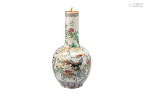 A CHINESE FAMILLE ROSE 'HUNDRED BIRDS' VASE.