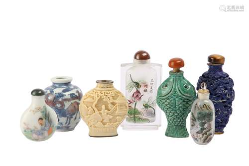 λ SEVEN CHINESE SNUFF BOTTLES.