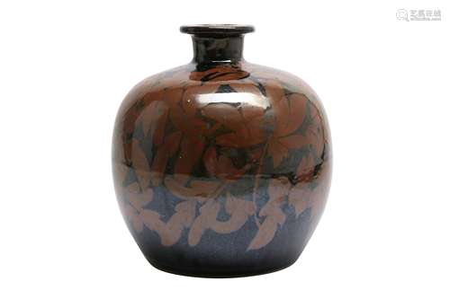 A CHINESE CIZHOU 'LOTUS' JAR.