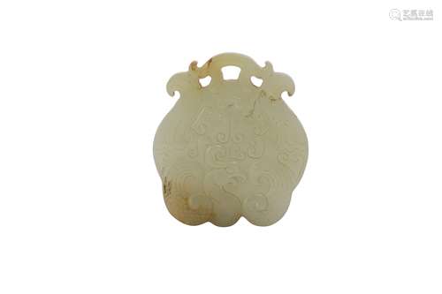 A CHINESE PALE CELADON JADE 'PHOENIX' PENDANT.