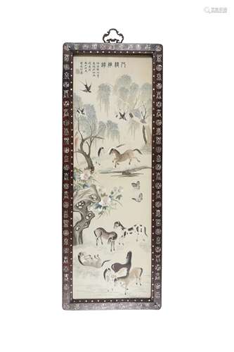 A PAIR OF CHINESE CANTON EMBROIDERED SILK PANELS.