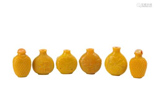 SIX CHINESE YELLOW PEKING GLASS SNUFF BOTTLES.