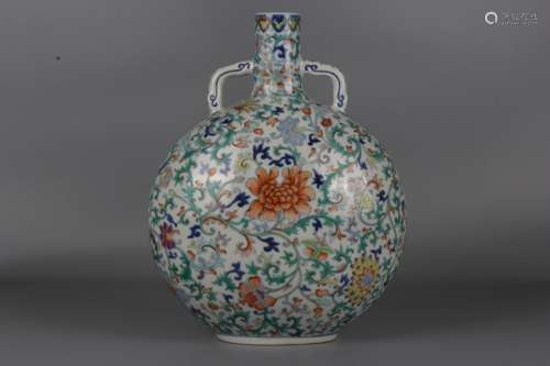 Vase en porcelaine 'DOUCAI'