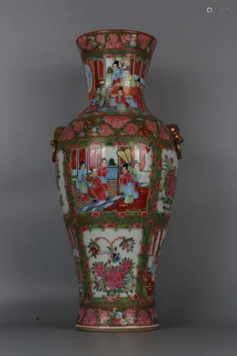 Vase en porcelaine de CANTON ayant pour motifs des personnag...