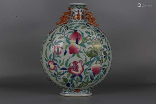 Vase en porcelaine 'DouCAI'