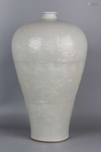 Vase en porcelaine émaillée blanc 'Meiping'