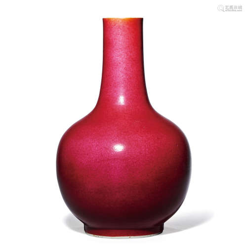 清 胭脂红釉天球瓶