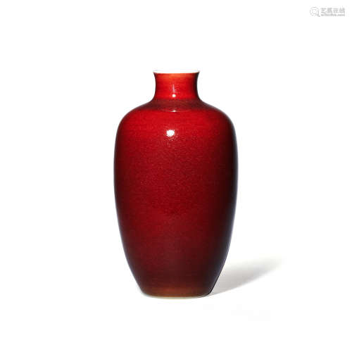 清乾隆 霁红釉莱菔瓶