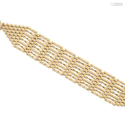 Un bracelet à maillons en or 9ct avec fermoir cadenas en or ...