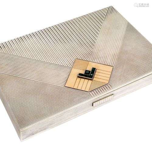 A French silver Art Deco vanity case, of rectangular form, t...