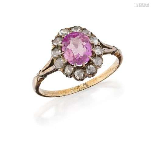 Bague en saphir rose synthétique et diamant, le saphir rose ...