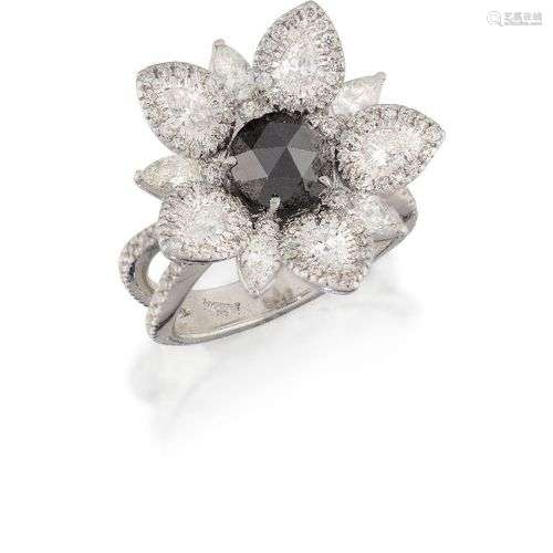 Une bague en diamant noir et diamant par Yeprem, de concepti...