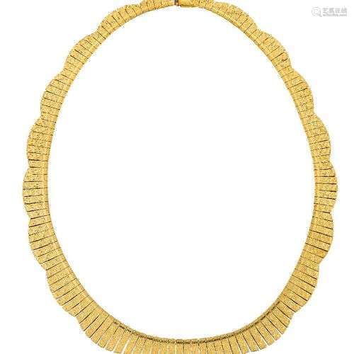 A scalloped collar necklace, designed as a flexible series o...