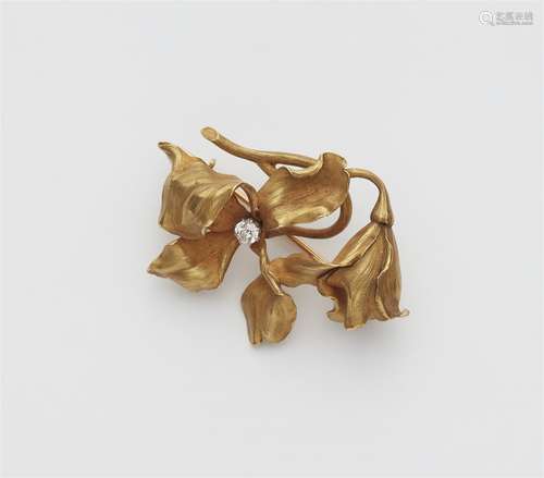 An 18k gold Art Nouveau brooch