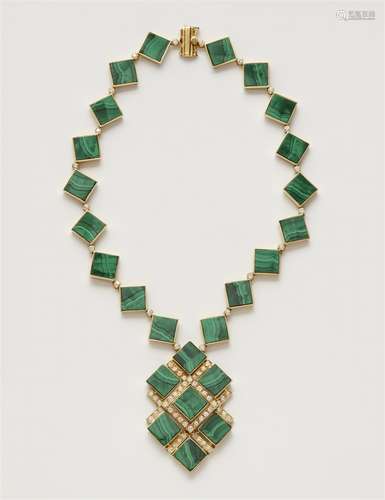 An 18k gold malachite pendant necklace