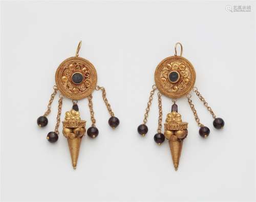 A pair of 22k gold Hellenistic drop earrings