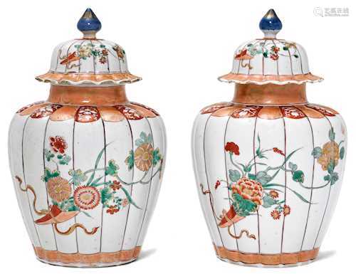 A FINE PAIR OF LOBED VASES AND COVERS.