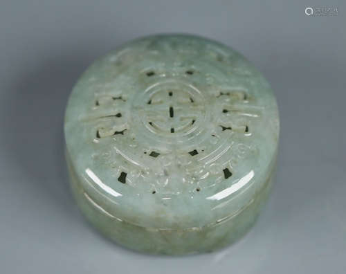 JADEITE CARVED BAT PATTERN BOX