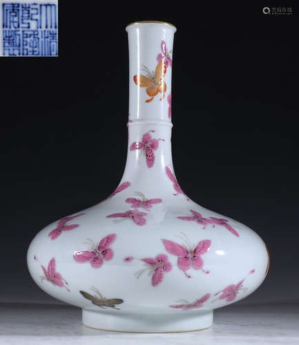 QIANLONG RED GLAZE VASE OUTLINE IN GOLD