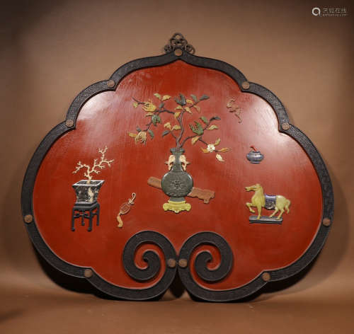 LACQUER WITH GEM DECORATED FLOWER PATTERN SCREEN