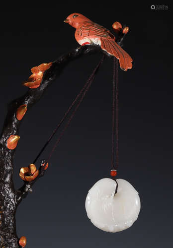 HETIAN JADE SEED CARVED MANDARIN DUCK PENDANT