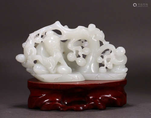 HETIAN JADE CARVED PENDANT