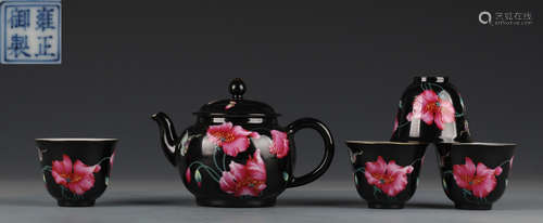 SET OF YONGZHENG ENAMELED GLAZE POT&CUPS