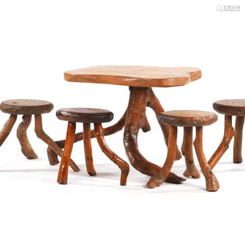 TRAVAIL FRANCAIS Table Bois d’olivier 64 x 83 x 61 cm. Circa...