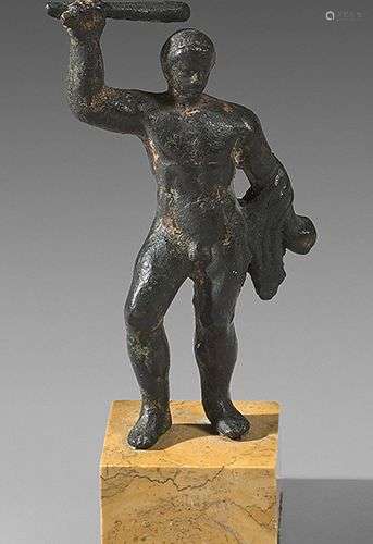Statuette d'Hercule brandissant la massue. Bronze …
