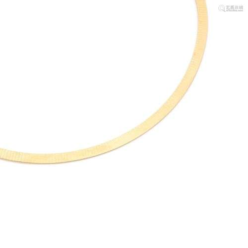 Collier ruban plat en alliage d'or 14K (585‰). Tou…