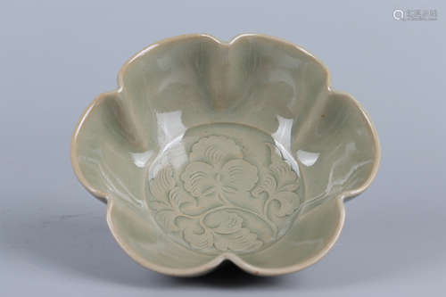 Yao Zhou Kiln Saucer Wrapped Branches