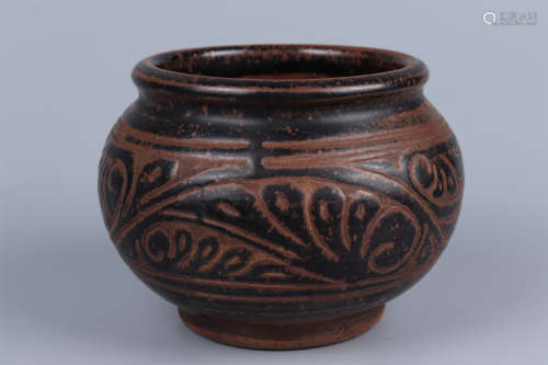 Black Glaze Carved Pot