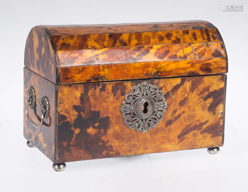 Wooden box covered in tortoiseshell. Colonial work. Mexico. ...